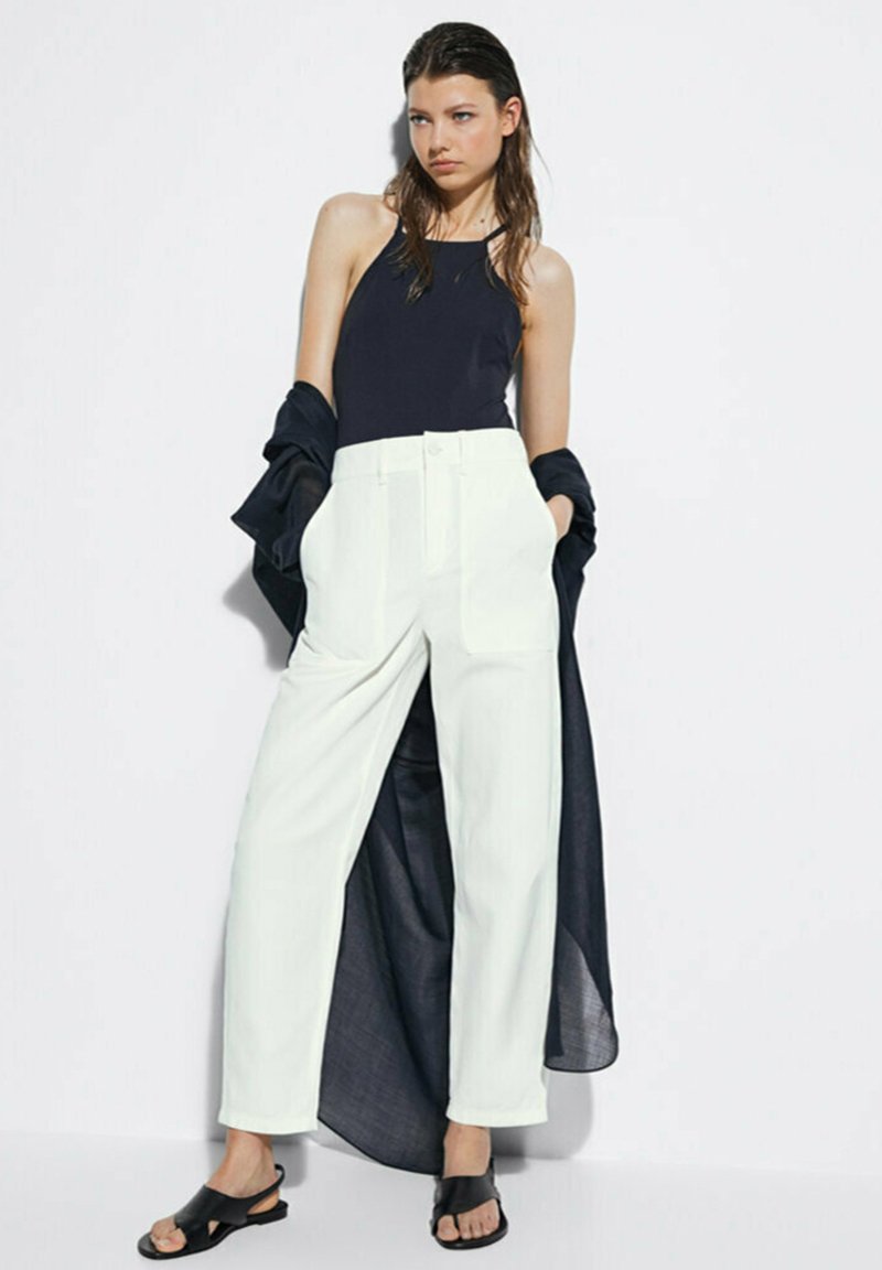 Massimo Dutti MIT NADELSTREIFEN - Pantaloni - beige - Zalando.it
