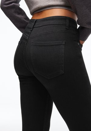 Bershka, HIGH-WAIST SKINNY JEANS - Jeans Skinny - black