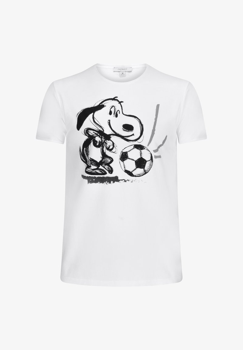 T-shirt en coton blanc avec une illustration d'un chien cartoon noir et gris et d'un ballon de football sur le devant. Manches courtes, encolure ronde.