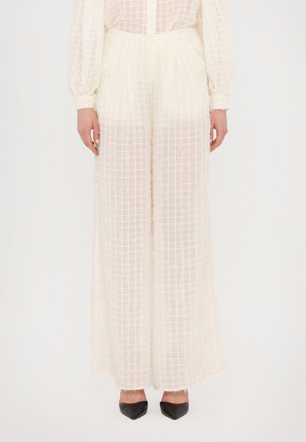 RAKELLE - Trousers - creme