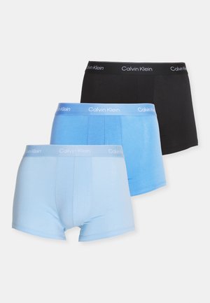 Boxer briefs Calvin Klein em três cores: preto, azul claro e um azul mais profundo. Apresentam cinturas elásticas com detalhe do logótipo e tecido macio.