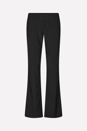 Musta leveälahkeinen housut, jotka on valmistettu sileästä kankaasta. Niissä on tasainen etuosa, vyölenkit ja klassinen siluetti. Ei näkyviä kuvioita tai korostuksia.