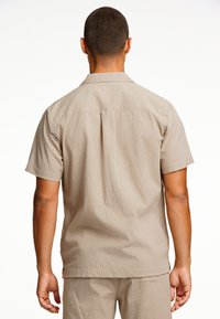 Lindbergh SHIRT - Camisa - stone