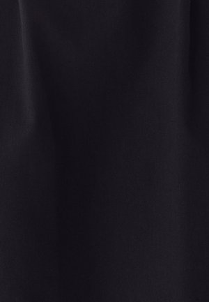 Schwarzer Stoff mit einer glatten Textur, der über eine gleichmäßige matte Oberfläche verfügt. Keine sichtbaren Muster oder auffälligen Details.