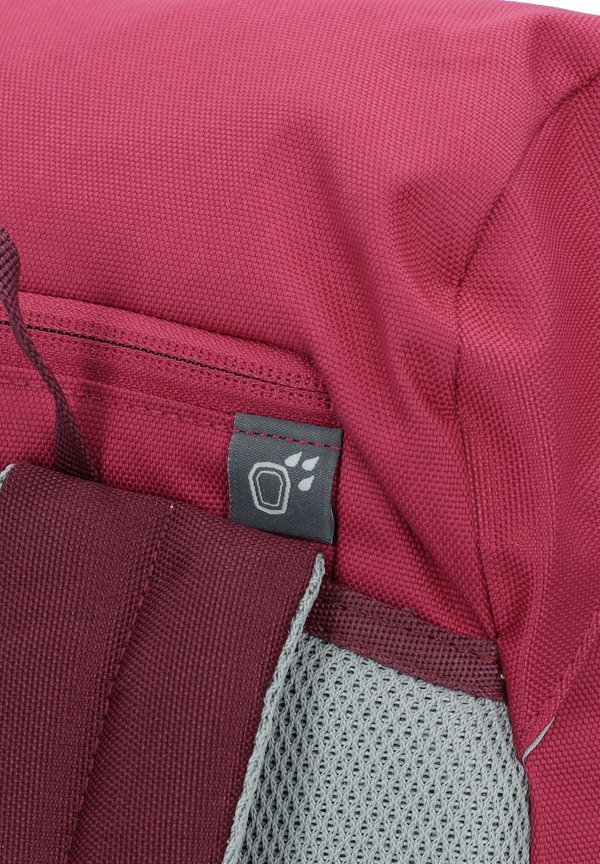 WALDFUCHS 10 UNISEX – Tagesrucksack – ruby maron