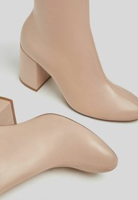 Bershka Botines - stone
