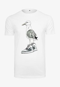 Camiseta Mister Tee Seagull Para Hombre - Estampado Gaviota, Ajuste Regular, Cuello Redondo