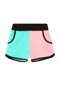 Farbengeteilte Shorts mit schwarzem Bund. Linke Seite aqua, rechte Seite pink, jeweils mit schwarzen Taschenkonturen und Saumnähten.