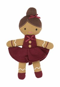 Muñeca de tela suave con cabello castaño, vestida con un vestido burdeos y lazos a juego. Sus características incluyen una cara sonriente y acentos crema en los brazos y las piernas.