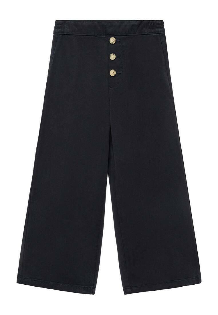 Črne široke hlače s visokim pasom, spredaj z zapiranjem na tri gumbe in gladko bombažno teksturo. Imajo čist, minimalističen dizajn.