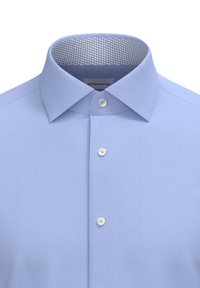 Camicia azzurra chiara con colletto strutturato, caratterizzata da un esterno texturizzato e un colletto interno a fantasia. Presenta bottoni bianchi e nessun logo visibile.
