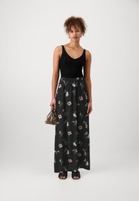 Vero Moda Tall VMEASY SKIRT - Maxirok - black