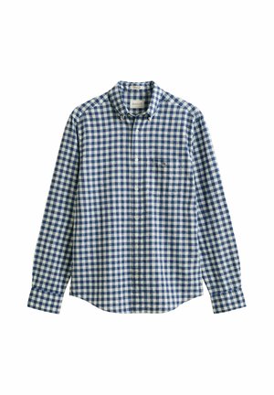 Camisa de manga larga con botones, con patrón de cuadros azules y blancos, bolsillo y cuello clásico sobre un fondo blanco.