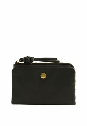 Portefeuille en cuir noir avec détail bouton doré et tirette de fermeture éclair nouée, forme rectangulaire, design compact.