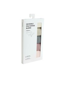 Vijf stuks onzichtbare stringtanga's van een polyamideblend in beige, grijs, mauve en blush, ademend en sneldrogend, verpakt in een witte detailhandelsverpakking.