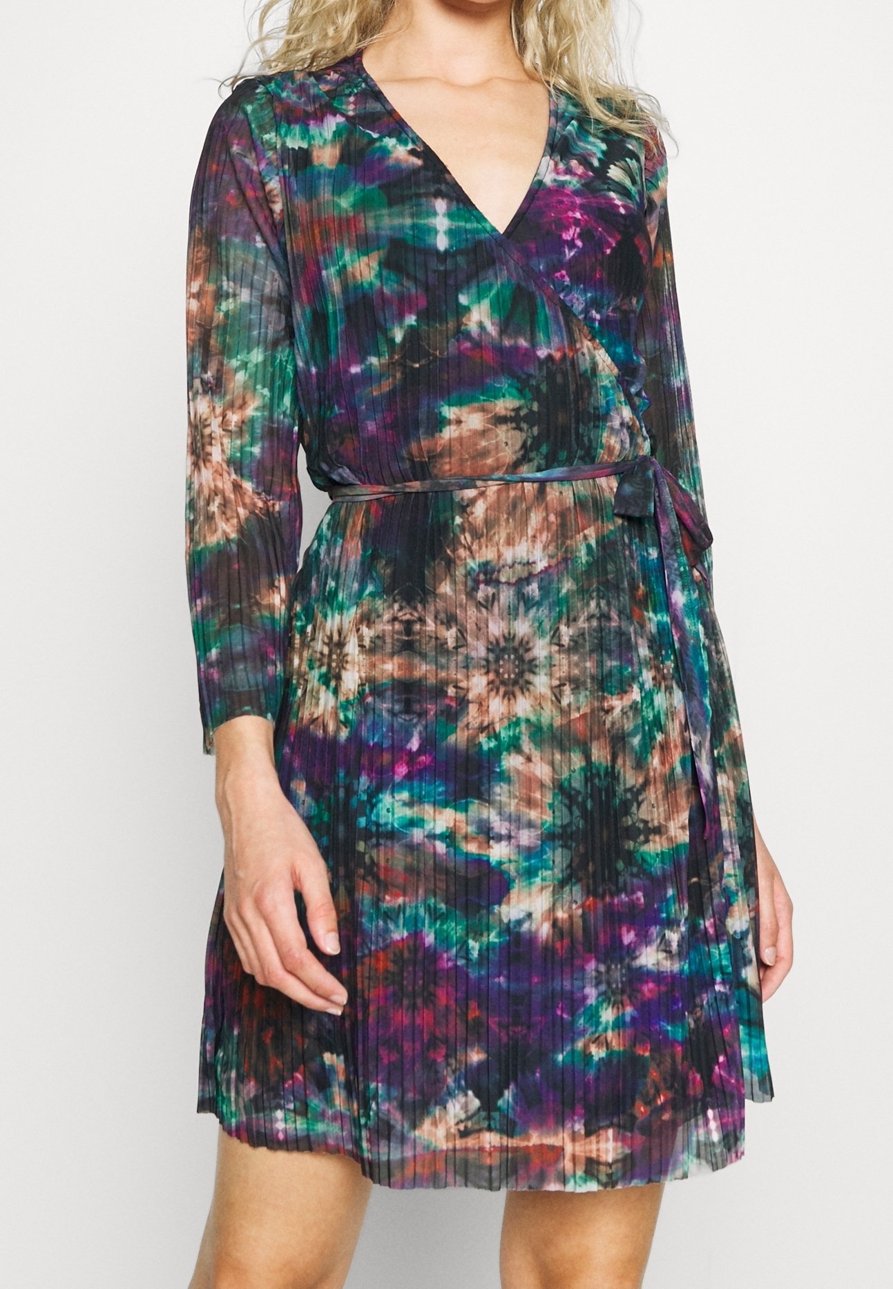 Robe Desigual Taille M / 38 – Noire Et Blanche – Évasée – Longueur 107 Cm – Femme