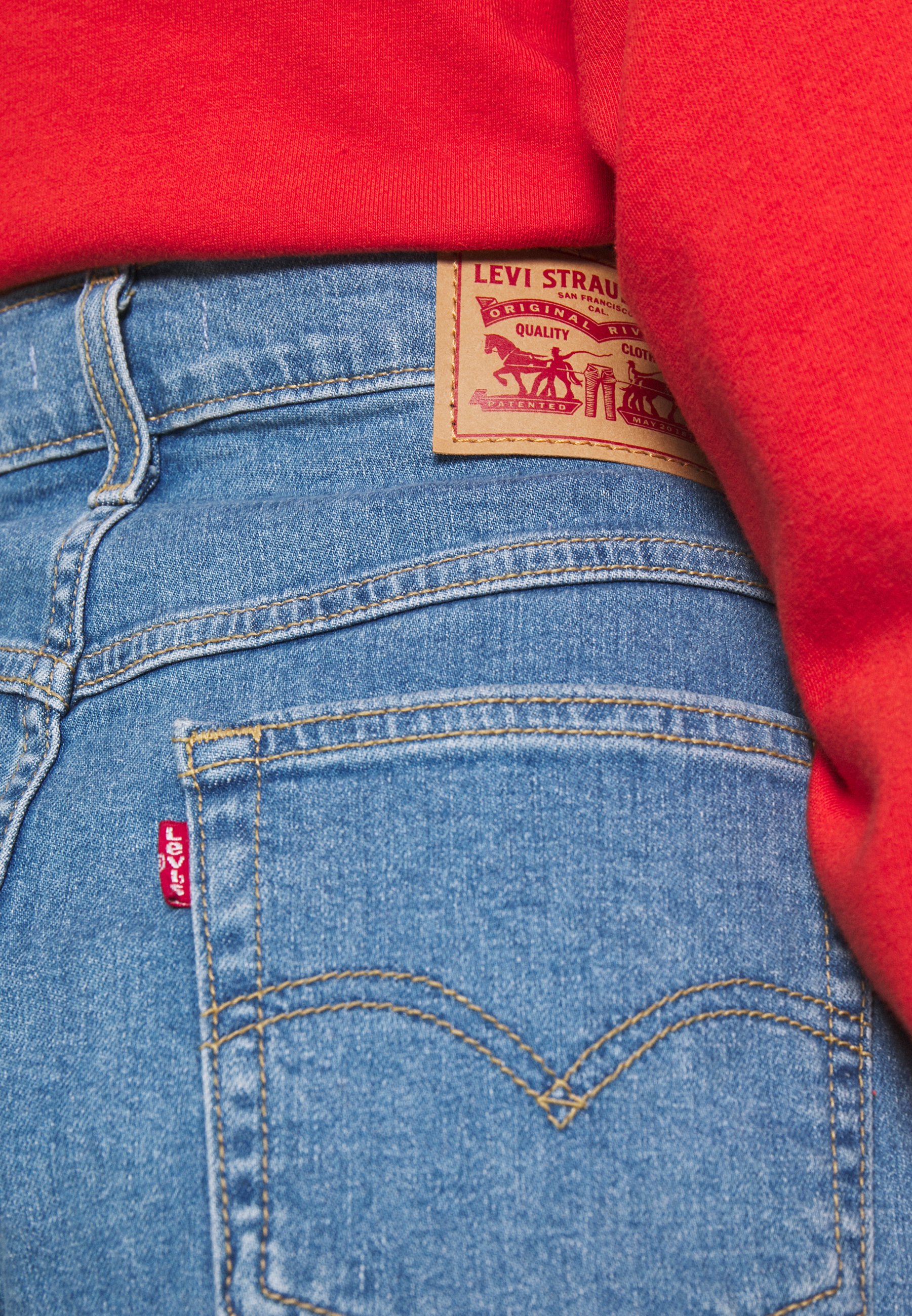 Levi's® MOM LINE - Jeansshort - light blue denim/Lichtblauw - Zalando.nl