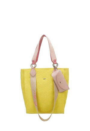 Sac fourre-tout jaune avec des poignées roses, comprenant un portefeuille rose amovible et un détail de logo. Le tissu texturé ajoute de la dimension.