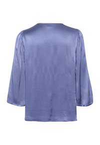 Blusa di seta in una delicata tonalità di blu, con maniche a tre quarti e orlo dritto. Tessuto morbido con dettagli minimi, caduta elegante.
