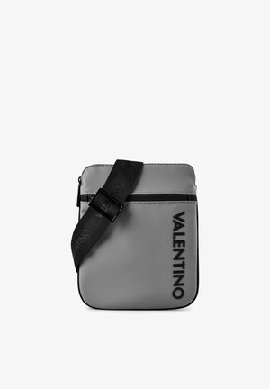 Valentino Bags, AXEL UMHÄNGETASCHE 19 CM - Bandolera - ghiaccio