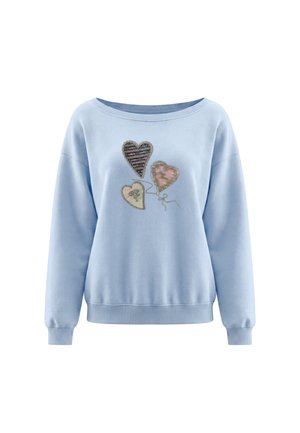 Lyseblå langærmet sweatshirt med tre ballonbilleder i hjerteform i forskellige mønstre på brystet samt ribstrikkede ærmer og kant.