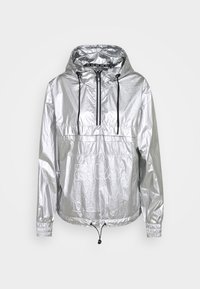 Silver vindjacka, lättviktig, med huva, halvdragkedja fram, justerbar dragsko i nederkant och elastiska ärmslut med logodetalj.