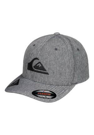Gorra de béisbol texturizada gris con logo negro de ola y montaña en la parte delantera y etiqueta Flexfit talla L/XL en la visera curva.