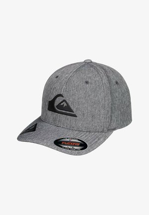 Gorra de béisbol texturizada gris con logo negro de ola y montaña en la parte delantera y etiqueta Flexfit talla L/XL en la visera curva.