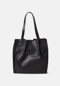 Borsa a spalla in pelle nera con superficie texturizzata, dotata di due manici lunghi e un design ampio e morbido, adatta per uso quotidiano.