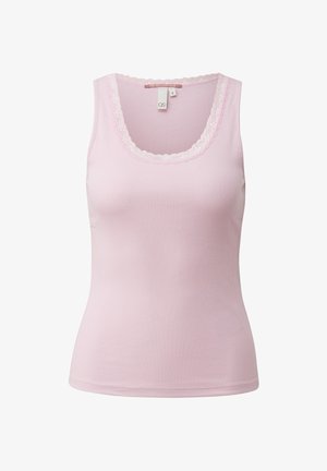 Lichtroze geribd mouwloos tanktop met geschulpte kanten rand rondom de ronde hals, maat small label zichtbaar in de kraag.