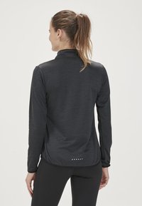 Endurance VIRONIC WAFFLE MIDLAYER - Långärmad tröja - black