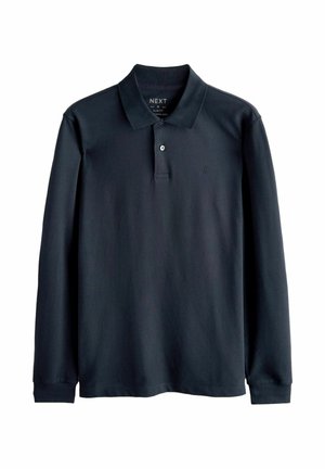 Tume sinine pika varrukaga polo särk, ribatud krae, kolme nupuga olek ja väike broderi logo rinnal. Sile tekstuur.