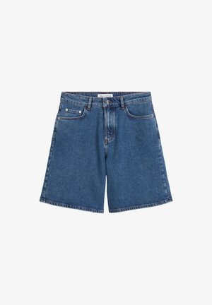 Szorty dżinsowe w jasnoniebieskim odcieniu, o prostym kroju, z pięcioma kieszeniami oraz kontrastowymi przeszyciami.