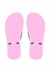 Svarta flip-flops med en texturerad rosa sula som har blommönster och en central knappdetalj, utformade för komfort och grepp.
