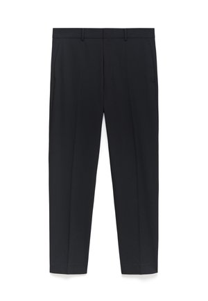 Zwarte broek met een gladde textuur, taps toelopend ontwerp, twee voorkantenzakken en een platte voorkant. Heeft een standaard tailleband met riemlussen.