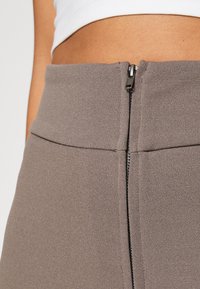 YAS Tygbyxor - dark green