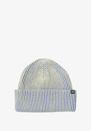 Knitmütze in Creme mit blauen Streifen, mit umgeschlagenem Bund und einem kleinen Logoetikett. Strukturierte Ripp-Optik für Flexibilität und Wärme.