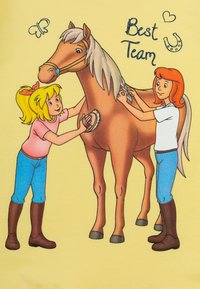 Graafinen kuva ruskeasta hevosesta, jolla on vaalea harja, ja kaksi sarjakuvatyttöä hoitamassa sitä. Taustalla on keltainen väri ja teksti "Paras Tiimi" ylhäällä.