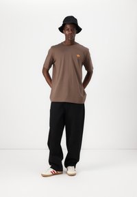 Thumbnail Image 4