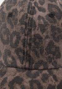 PULL&BEAR LEOPARD PRINT - Pet - brown