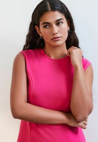 Next REGULAR FIT - Haljina od žerseja - pink