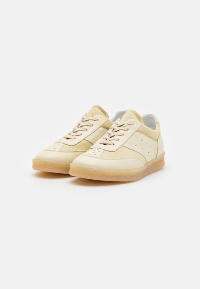MM6 Maison Margiela Sportcipő - anise flower