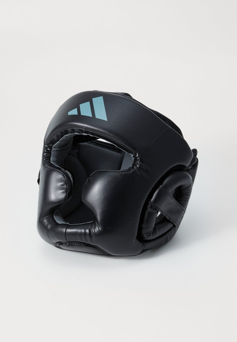 Casque de boxe noir avec intérieur rembourré, design à visage ouvert, bandes accentuées bleues et fermeture arrière ajustable pour un maintien sécurisé.
