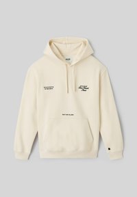 Hoodie couleur crème avec une poche kangourou. Présente du texte en noir : "danse et chante pour te sentir vivant", "retrouvons-nous à Bon Mount Street", et "ne demande pas mon plan."