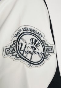 New Era new york yankees anniversary patch varsity jacket - Casaco de treino - french navy/off-white