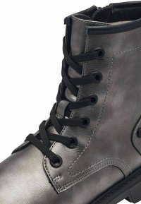 s.Oliver Tronchetti - pewter