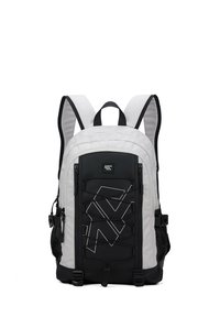 Zaino nero e grigio con spallacci regolabili, superficie texture, dettagli in corda bungee e diversi scomparti con zip per lo stoccaggio.