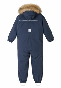 Marineblauwe sneeuwoverall met een capuchon met nepbont, elastische manchetten en reflecterende strips. Bevat een logo in het midden en is gemaakt van een soepele, duurzame stof.