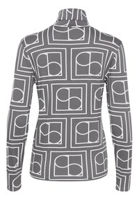 Langarmoberteil aus grauem Stoff mit einem geometrischen weißen Muster aus kreisförmigen und rechteckigen Formen. Hoher Kragen und taillierte Passform.