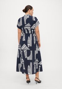 Vero Moda Curve VMCJOSIE LONG TIE DRESS  - Abito a camicia - navy
